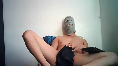 Snapshot of sexyatrevidoo chatting on 12/15/24, 02:05 SesyMen online show from 12/15/24, 02:05