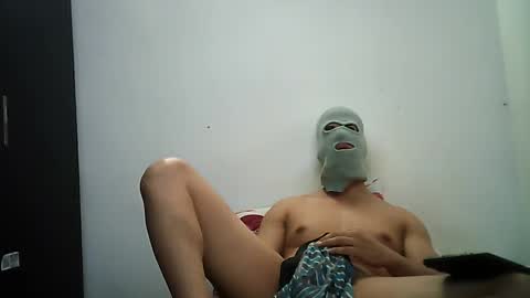 Snapshot of sexyatrevidoo chatting on 12/19/24, 12:34 SesyMen online show from 12/19/24, 12:34