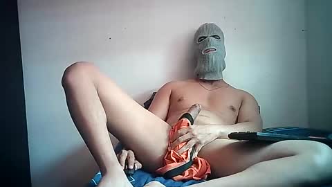 Snapshot of sexyatrevidoo chatting on 12/29/24, 07:53 SesyMen online show from 12/29/24, 07:53