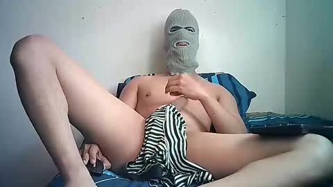 Snapshot of sexyatrevidoo chatting on 01/19/25, 01:12 SesyMen online show from 01/19/25, 01:12