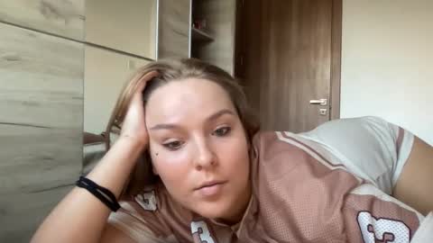 Snapshot of sexyayo666 chatting on 10/03/25, 04:04 ALAYA online show from 10/03/25, 04:04