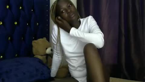 Sexybilha483 online show from 11/23/25, 01:33