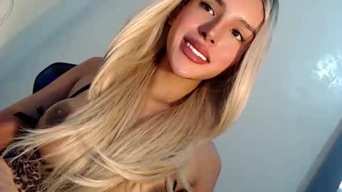 Seraphina Blaze online show from 02/15/25, 05:41