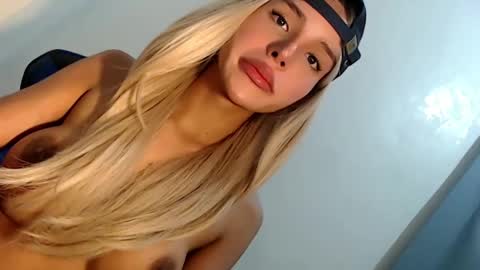 Seraphina Blaze online show from 02/18/25, 11:00