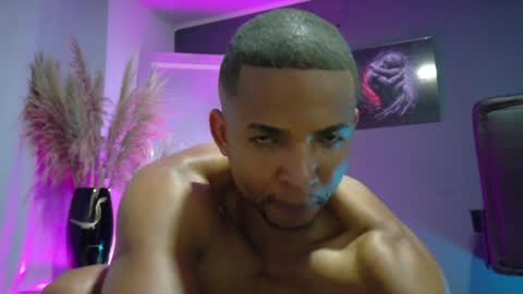 Snapshot of sexyblack1993 chatting on 12/06/24, 12:02 sexyblack online show from 12/06/24, 12:02