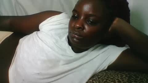 Snapshot of sexyblackgal10 chatting on 09/28/25, 04:07 sexyblackgal10 online show from 09/28/25, 04:07