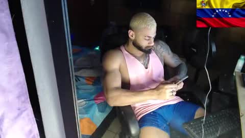 Snapshot of sexybody3224 chatting on 01/20/25, 11:43 said online show from 01/20/25, 11:43