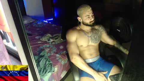 Snapshot of sexybody3224 chatting on 01/26/25, 10:24 said online show from 01/26/25, 10:24