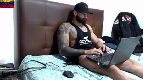 Snapshot of sexybody3224 chatting on 02/02/26, 01:32 said online show from 02/02/26, 01:32