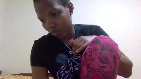 Snapshot of sexybrown14 chatting on 09/14/25, 11:09 Essy online show from 09/14/25, 11:09