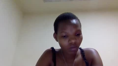 Snapshot of sexybrown14 chatting on 09/16/25, 09:43 Essy online show from 09/16/25, 09:43