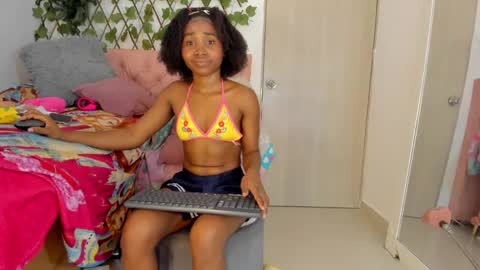 sofia online show from 03/08/25, 12:20