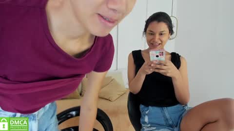 Snapshot of sexychanell_18 chatting on 12/17/24, 12:54 chanell and yina online show from 12/17/24, 12:54
