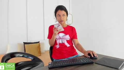 Snapshot of sexychanell_18 chatting on 01/29/25, 12:45 chanell and yina online show from 01/29/25, 12:45