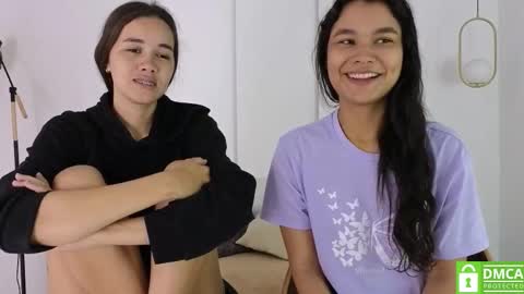 chanell and yina online show from 11/22/25, 01:32