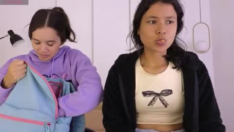 chanell and yina online show from 04/22/26, 02:18