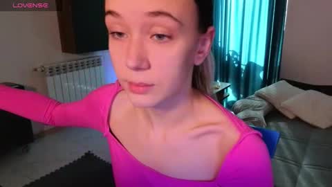 Snapshot of sexycocobutt chatting on 11/20/25, 09:53 Sophia online show from 11/20/25, 09:53