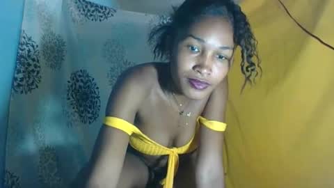 Snapshot of sexycolita chatting on 10/04/25, 12:03 sexycolita online show from 10/04/25, 12:03
