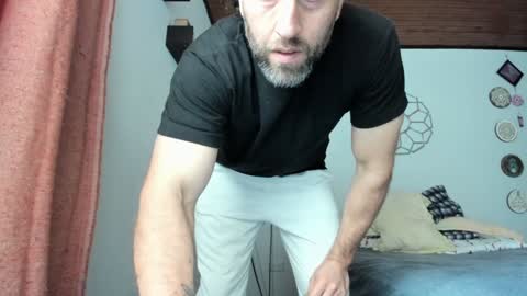 Snapshot of sexycolombian2022 chatting on 01/05/25, 04:38 Antonioylola online show from 01/05/25, 04:38