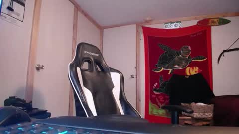 Austin and Megan online show from 12/16/25, 06:18