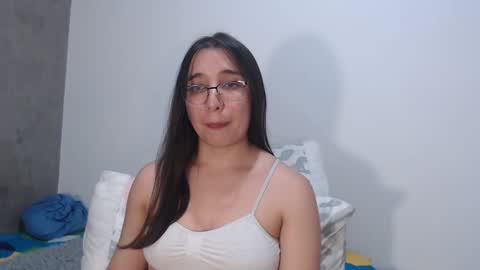 Snapshot of sexycoralinne69 chatting on 01/31/25, 08:22 Coralinne online show from 01/31/25, 08:22