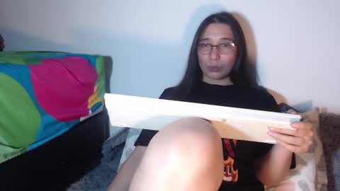 Snapshot of sexycoralinne69 chatting on 02/05/25, 06:02 Coralinne online show from 02/05/25, 06:02