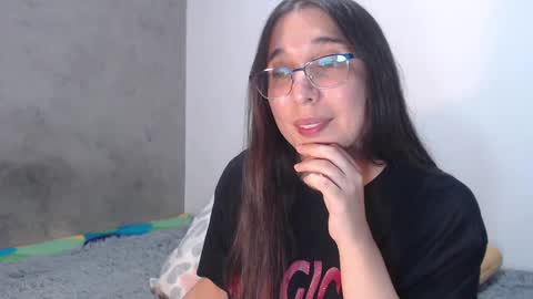 Snapshot of sexycoralinne69 chatting on 02/05/25, 09:07 Coralinne online show from 02/05/25, 09:07