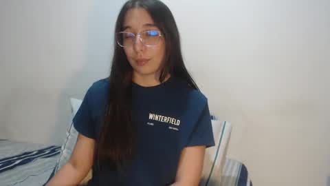 Snapshot of sexycoralinne69 chatting on 05/21/26, 10:06 Coralinne online show from 05/21/26, 10:06