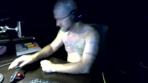 Snapshot of sexydaddy115851 chatting on 06/04/26, 04:35 Jasyn online show from 06/04/26, 04:35