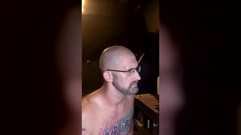 Snapshot of sexydaddy115851 chatting on 06/19/26, 05:34 Jasyn online show from 06/19/26, 05:34