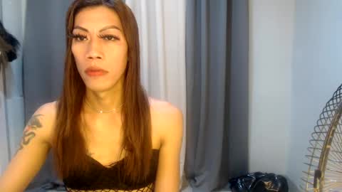 Snapshot of sexydevine_34 chatting on 12/02/24, 01:03 Devine online show from 12/02/24, 01:03