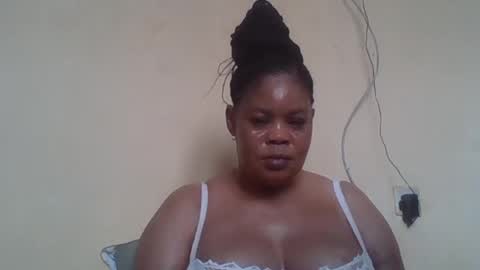 Snapshot of sexydove2 chatting on 07/17/26, 07:26 EMILY online show from 07/17/26, 07:26