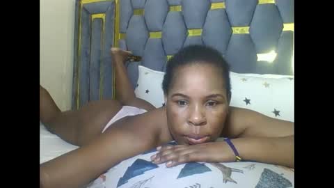 Snapshot of sexyebonygal chatting on 10/10/25, 07:40 QUINTER online show from 10/10/25, 07:40