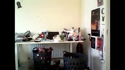 Wouldntyouliketoknow online show from 09/11/25, 09:42