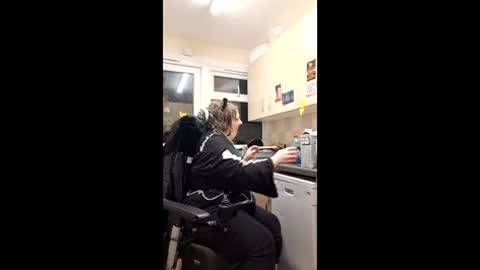 Wouldntyouliketoknow online show from 12/22/25, 06:49