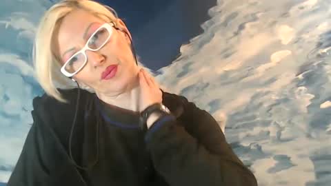 Snapshot of sexyeni chatting on 12/28/24, 06:40 ENI pvt moan your name WHEN I M NOT online you tell me in SNAPCHAT deal yes add me... FREE TWITTER magiconline101...... online show from 12/28/24, 06:40