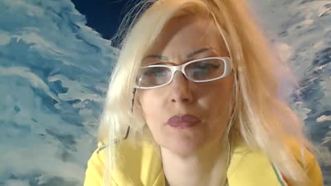 Snapshot of sexyeni chatting on 12/29/24, 03:22 ENI pvt moan your name WHEN I M NOT online you tell me in SNAPCHAT deal yes add me... FREE TWITTER magiconline101...... online show from 12/29/24, 03:22