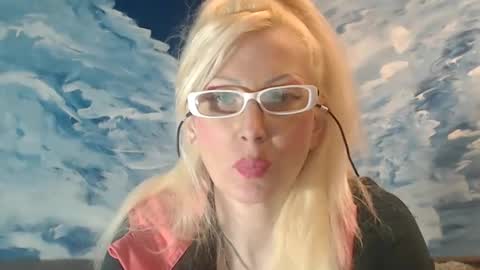 Snapshot of sexyeni chatting on 12/30/24, 01:48 ENI pvt moan your name WHEN I M NOT online you tell me in SNAPCHAT deal yes add me... FREE TWITTER magiconline101...... online show from 12/30/24, 01:48