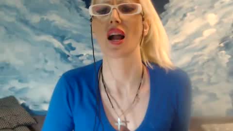 Snapshot of sexyeni chatting on 01/14/25, 09:41 ENI pvt moan your name WHEN I M NOT online you tell me in SNAPCHAT deal yes add me... FREE TWITTER magiconline101...... online show from 01/14/25, 09:41