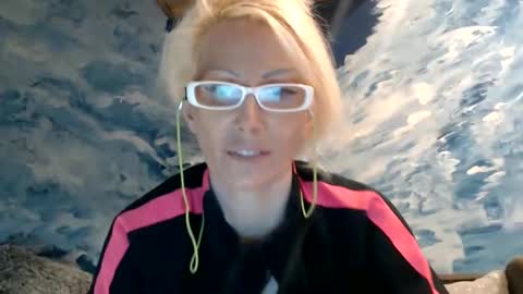 Snapshot of sexyeni chatting on 02/03/25, 12:15 ENI pvt moan your name WHEN I M NOT online you tell me in SNAPCHAT deal yes add me... FREE TWITTER magiconline101...... online show from 02/03/25, 12:15