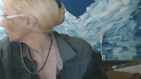 Snapshot of sexyeni chatting on 02/07/25, 11:03 ENI pvt moan your name WHEN I M NOT online you tell me in SNAPCHAT deal yes add me... FREE TWITTER magiconline101...... online show from 02/07/25, 11:03