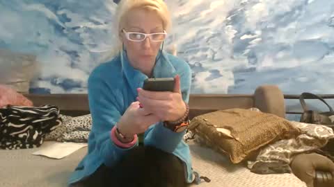 Snapshot of sexyeni chatting on 02/25/25, 03:31 ENI pvt moan your name WHEN I M NOT online you tell me in SNAPCHAT deal yes add me... FREE TWITTER magiconline101...... online show from 02/25/25, 03:31