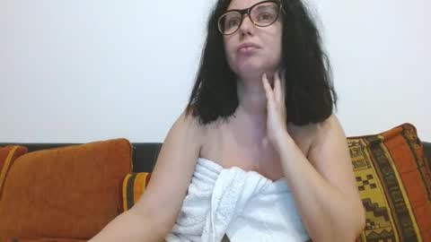 Eva online show from 12/15/25, 03:22