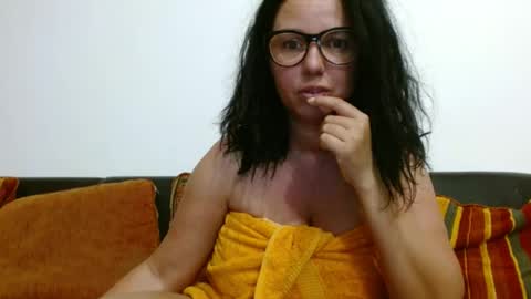 Snapshot of sexyerikka chatting on 06/19/26, 02:38 Eva online show from 06/19/26, 02:38