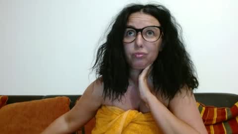 Snapshot of sexyerikka chatting on 06/20/26, 11:24 Eva online show from 06/20/26, 11:24