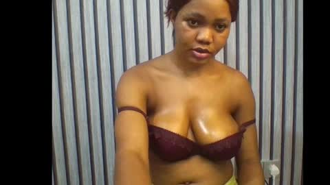 Snapshot of sexyeye368293 chatting on 10/08/25, 12:41 sexyeye368293 online show from 10/08/25, 12:41