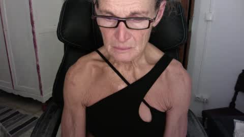 Snapshot of sexyfit58 chatting on 12/01/24, 11:58 SexyFit58 online show from 12/01/24, 11:58