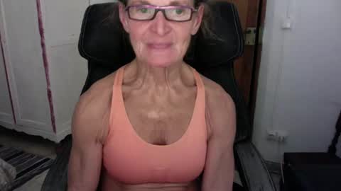 Snapshot of sexyfit58 chatting on 12/20/24, 11:47 SexyFit58 online show from 12/20/24, 11:47