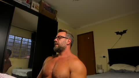 Snapshot of sexyflightz chatting on 04/29/26, 05:06 chris online show from 04/29/26, 05:06