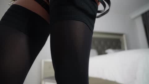 Vanessa  online show from 11/21/25, 10:47